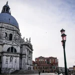 Santa Maria della Salute, Ikon Barok Venesia dan Sejarah Wabah Mematikan